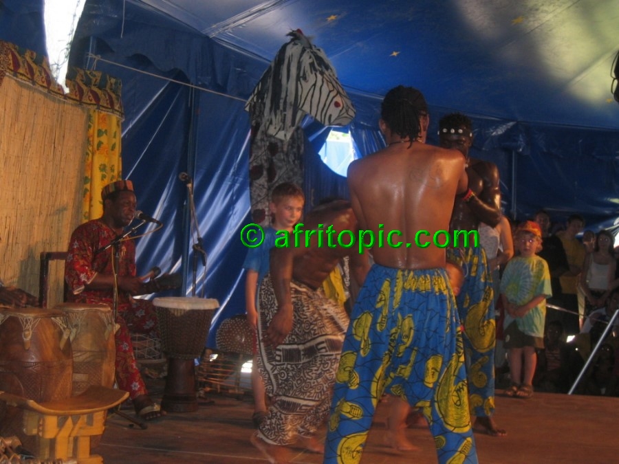 ../Images/AfricaFestival-28-29May05 129.jpg